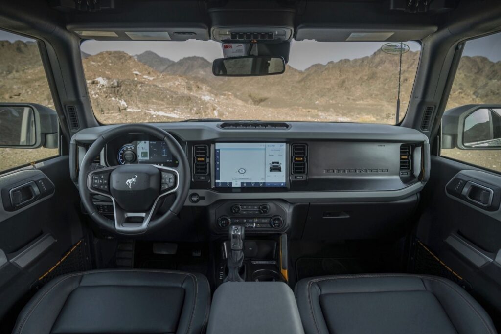 forda bronco wnetrze