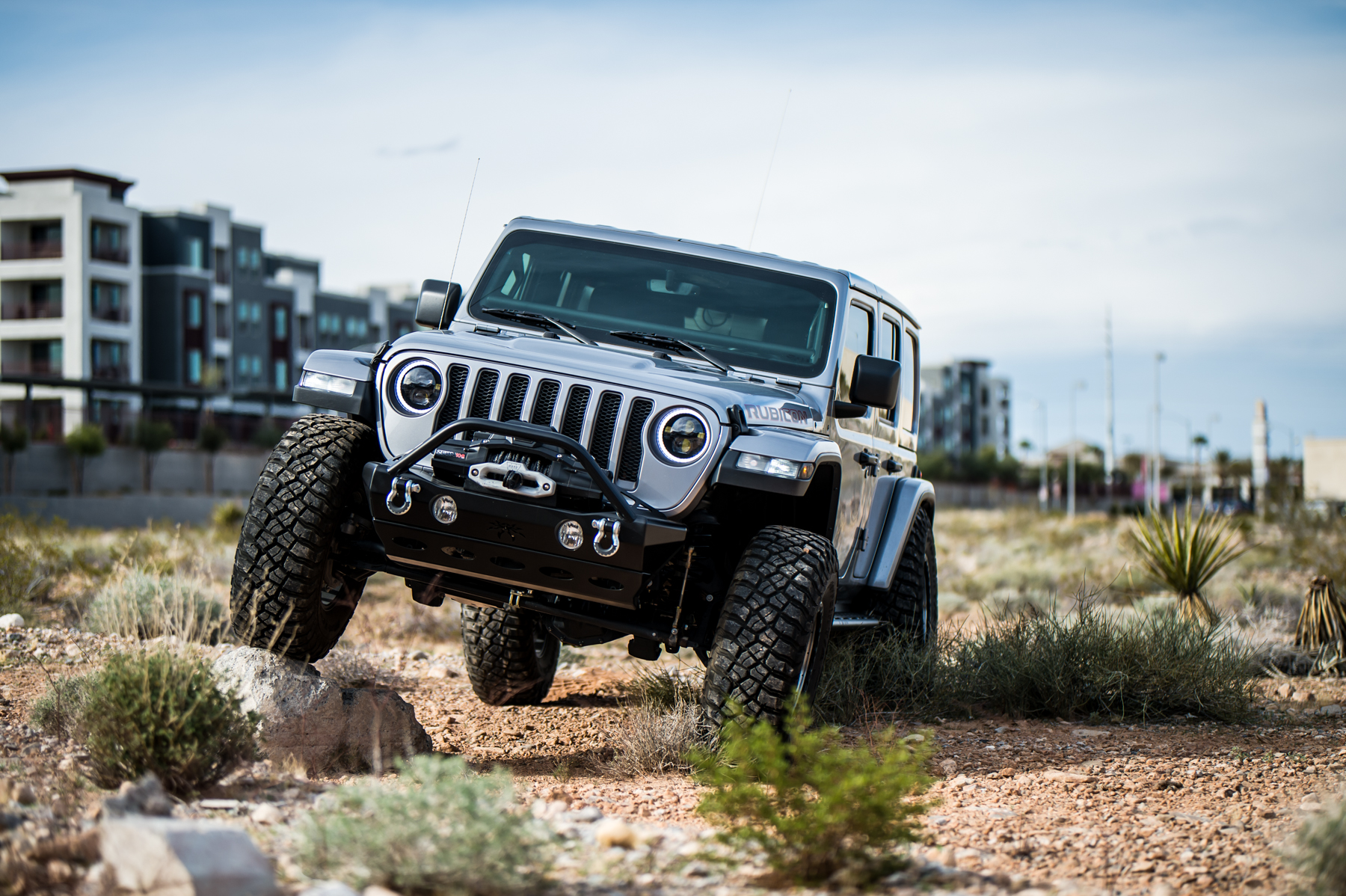 Lifty do 2 cali Jeep JL. Jak podnieść Jeepa?